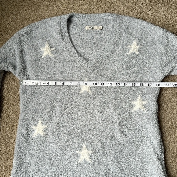 Ugg star sweater. - Picture 6 of 7